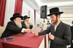 בחינות ביי גדולי הפוסקים און מעמד כבוד התורה במסגרת מפעל 'קנין הלכה' שע"י צדקת ארה"ק ד'באבוב -45