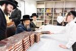 כ"ק אדמו"ר מבאבוב - 45 שליט"א געבט איבער שיחות פרידה און חלוקת פרסים אין די סניפי המוסדות