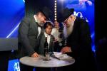א היסטארישע מעמד הוקרה אין מאסקווע אפצומערקן אכציג יאר פון גבורה און שליחות 