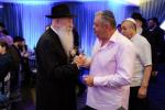 א היסטארישע מעמד הוקרה אין מאסקווע אפצומערקן אכציג יאר פון גבורה און שליחות 