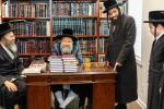 כ"ק אדמו"ר מבאבוב &ndash; 45 שליט"א באזוכט אין יוניאן