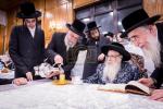  יארצייט פון הרה"ק מצאנז קלויזענבורג זי"ע ביי בנו מ"מ כ"ק אדמו"ר מצאנז קלויזענבורג שליט"א 