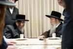 כ"ק אדמו"ר מקרעטשניף סיגעט שליט"א באזוכט ביי כ"ק אדמו"ר מפשעווארסק שליט"א 