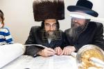 חגיגת הכנסת ספר תורה  להיכל ישיבת עסק התורה  ע"י הרבני הנגיד הרה"ח רבי יואל פליישמאן שליט"א פטרון הישיבה ונדבן הספר  בהשתתפות אדמור"י ורבני העיר שליט"א, מרביצי תורה ותלמידי הישיבה