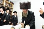 חגיגת הכנסת ספר תורה  להיכל ישיבת עסק התורה  ע"י הרבני הנגיד הרה"ח רבי יואל פליישמאן שליט"א פטרון הישיבה ונדבן הספר  בהשתתפות אדמור"י ורבני העיר שליט"א, מרביצי תורה ותלמידי הישיבה