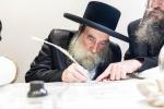 חגיגת הכנסת ספר תורה  להיכל ישיבת עסק התורה  ע"י הרבני הנגיד הרה"ח רבי יואל פליישמאן שליט"א פטרון הישיבה ונדבן הספר  בהשתתפות אדמור"י ורבני העיר שליט"א, מרביצי תורה ותלמידי הישיבה