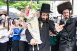 חגיגת הכנסת ספר תורה  להיכל ישיבת עסק התורה  ע"י הרבני הנגיד הרה"ח רבי יואל פליישמאן שליט"א פטרון הישיבה ונדבן הספר  בהשתתפות אדמור"י ורבני העיר שליט"א, מרביצי תורה ותלמידי הישיבה