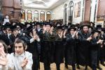 חגיגת הכנסת ספר תורה  להיכל ישיבת עסק התורה  ע"י הרבני הנגיד הרה"ח רבי יואל פליישמאן שליט"א פטרון הישיבה ונדבן הספר  בהשתתפות אדמור"י ורבני העיר שליט"א, מרביצי תורה ותלמידי הישיבה