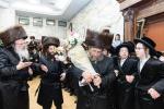 חגיגת הכנסת ספר תורה  להיכל ישיבת עסק התורה  ע"י הרבני הנגיד הרה"ח רבי יואל פליישמאן שליט"א פטרון הישיבה ונדבן הספר  בהשתתפות אדמור"י ורבני העיר שליט"א, מרביצי תורה ותלמידי הישיבה