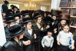חגיגת הכנסת ספר תורה  להיכל ישיבת עסק התורה  ע"י הרבני הנגיד הרה"ח רבי יואל פליישמאן שליט"א פטרון הישיבה ונדבן הספר  בהשתתפות אדמור"י ורבני העיר שליט"א, מרביצי תורה ותלמידי הישיבה