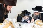 חגיגת הכנסת ספר תורה  להיכל ישיבת עסק התורה  ע"י הרבני הנגיד הרה"ח רבי יואל פליישמאן שליט"א פטרון הישיבה ונדבן הספר  בהשתתפות אדמור"י ורבני העיר שליט"א, מרביצי תורה ותלמידי הישיבה