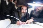 חגיגת הכנסת ספר תורה  להיכל ישיבת עסק התורה  ע"י הרבני הנגיד הרה"ח רבי יואל פליישמאן שליט"א פטרון הישיבה ונדבן הספר  בהשתתפות אדמור"י ורבני העיר שליט"א, מרביצי תורה ותלמידי הישיבה