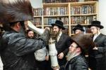 חגיגת הכנסת ספר תורה  להיכל ישיבת עסק התורה  ע"י הרבני הנגיד הרה"ח רבי יואל פליישמאן שליט"א פטרון הישיבה ונדבן הספר  בהשתתפות אדמור"י ורבני העיר שליט"א, מרביצי תורה ותלמידי הישיבה