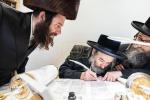 חגיגת הכנסת ספר תורה  להיכל ישיבת עסק התורה  ע"י הרבני הנגיד הרה"ח רבי יואל פליישמאן שליט"א פטרון הישיבה ונדבן הספר  בהשתתפות אדמור"י ורבני העיר שליט"א, מרביצי תורה ותלמידי הישיבה