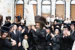 חגיגת הכנסת ספר תורה  להיכל ישיבת עסק התורה  ע"י הרבני הנגיד הרה"ח רבי יואל פליישמאן שליט"א פטרון הישיבה ונדבן הספר  בהשתתפות אדמור"י ורבני העיר שליט"א, מרביצי תורה ותלמידי הישיבה