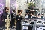 חגיגת הכנסת ספר תורה  להיכל ישיבת עסק התורה  ע"י הרבני הנגיד הרה"ח רבי יואל פליישמאן שליט"א פטרון הישיבה ונדבן הספר  בהשתתפות אדמור"י ורבני העיר שליט"א, מרביצי תורה ותלמידי הישיבה
