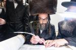 חגיגת הכנסת ספר תורה  להיכל ישיבת עסק התורה  ע"י הרבני הנגיד הרה"ח רבי יואל פליישמאן שליט"א פטרון הישיבה ונדבן הספר  בהשתתפות אדמור"י ורבני העיר שליט"א, מרביצי תורה ותלמידי הישיבה