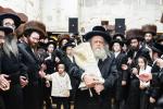 חגיגת הכנסת ספר תורה  להיכל ישיבת עסק התורה  ע"י הרבני הנגיד הרה"ח רבי יואל פליישמאן שליט"א פטרון הישיבה ונדבן הספר  בהשתתפות אדמור"י ורבני העיר שליט"א, מרביצי תורה ותלמידי הישיבה