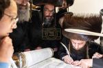 חגיגת הכנסת ספר תורה  להיכל ישיבת עסק התורה  ע"י הרבני הנגיד הרה"ח רבי יואל פליישמאן שליט"א פטרון הישיבה ונדבן הספר  בהשתתפות אדמור"י ורבני העיר שליט"א, מרביצי תורה ותלמידי הישיבה