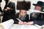 חגיגת הכנסת ספר תורה  להיכל ישיבת עסק התורה  ע"י הרבני הנגיד הרה"ח רבי יואל פליישמאן שליט"א פטרון הישיבה ונדבן הספר  בהשתתפות אדמור"י ורבני העיר שליט"א, מרביצי תורה ותלמידי הישיבה