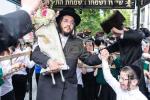 חגיגת הכנסת ספר תורה  להיכל ישיבת עסק התורה  ע"י הרבני הנגיד הרה"ח רבי יואל פליישמאן שליט"א פטרון הישיבה ונדבן הספר  בהשתתפות אדמור"י ורבני העיר שליט"א, מרביצי תורה ותלמידי הישיבה