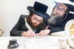 חגיגת הכנסת ספר תורה  להיכל ישיבת עסק התורה  ע"י הרבני הנגיד הרה"ח רבי יואל פליישמאן שליט"א פטרון הישיבה ונדבן הספר  בהשתתפות אדמור"י ורבני העיר שליט"א, מרביצי תורה ותלמידי הישיבה