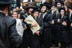 חגיגת הכנסת ספר תורה  להיכל ישיבת עסק התורה  ע"י הרבני הנגיד הרה"ח רבי יואל פליישמאן שליט"א פטרון הישיבה ונדבן הספר  בהשתתפות אדמור"י ורבני העיר שליט"א, מרביצי תורה ותלמידי הישיבה