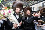 חגיגת הכנסת ספר תורה  להיכל ישיבת עסק התורה  ע"י הרבני הנגיד הרה"ח רבי יואל פליישמאן שליט"א פטרון הישיבה ונדבן הספר  בהשתתפות אדמור"י ורבני העיר שליט"א, מרביצי תורה ותלמידי הישיבה