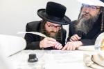 חגיגת הכנסת ספר תורה  להיכל ישיבת עסק התורה  ע"י הרבני הנגיד הרה"ח רבי יואל פליישמאן שליט"א פטרון הישיבה ונדבן הספר  בהשתתפות אדמור"י ורבני העיר שליט"א, מרביצי תורה ותלמידי הישיבה