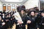 חגיגת הכנסת ספר תורה  להיכל ישיבת עסק התורה  ע"י הרבני הנגיד הרה"ח רבי יואל פליישמאן שליט"א פטרון הישיבה ונדבן הספר  בהשתתפות אדמור"י ורבני העיר שליט"א, מרביצי תורה ותלמידי הישיבה