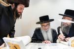 חגיגת הכנסת ספר תורה  להיכל ישיבת עסק התורה  ע"י הרבני הנגיד הרה"ח רבי יואל פליישמאן שליט"א פטרון הישיבה ונדבן הספר  בהשתתפות אדמור"י ורבני העיר שליט"א, מרביצי תורה ותלמידי הישיבה