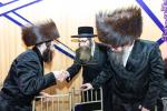 חגיגת הכנסת ספר תורה  להיכל ישיבת עסק התורה  ע"י הרבני הנגיד הרה"ח רבי יואל פליישמאן שליט"א פטרון הישיבה ונדבן הספר  בהשתתפות אדמור"י ורבני העיר שליט"א, מרביצי תורה ותלמידי הישיבה