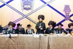 חגיגת הכנסת ספר תורה  להיכל ישיבת עסק התורה  ע"י הרבני הנגיד הרה"ח רבי יואל פליישמאן שליט"א פטרון הישיבה ונדבן הספר  בהשתתפות אדמור"י ורבני העיר שליט"א, מרביצי תורה ותלמידי הישיבה