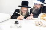 חגיגת הכנסת ספר תורה  להיכל ישיבת עסק התורה  ע"י הרבני הנגיד הרה"ח רבי יואל פליישמאן שליט"א פטרון הישיבה ונדבן הספר  בהשתתפות אדמור"י ורבני העיר שליט"א, מרביצי תורה ותלמידי הישיבה