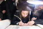 חגיגת הכנסת ספר תורה  להיכל ישיבת עסק התורה  ע"י הרבני הנגיד הרה"ח רבי יואל פליישמאן שליט"א פטרון הישיבה ונדבן הספר  בהשתתפות אדמור"י ורבני העיר שליט"א, מרביצי תורה ותלמידי הישיבה