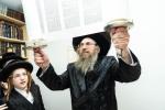 חגיגת הכנסת ספר תורה  להיכל ישיבת עסק התורה  ע"י הרבני הנגיד הרה"ח רבי יואל פליישמאן שליט"א פטרון הישיבה ונדבן הספר  בהשתתפות אדמור"י ורבני העיר שליט"א, מרביצי תורה ותלמידי הישיבה