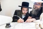 חגיגת הכנסת ספר תורה  להיכל ישיבת עסק התורה  ע"י הרבני הנגיד הרה"ח רבי יואל פליישמאן שליט"א פטרון הישיבה ונדבן הספר  בהשתתפות אדמור"י ורבני העיר שליט"א, מרביצי תורה ותלמידי הישיבה