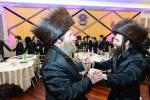 חגיגת הכנסת ספר תורה  להיכל ישיבת עסק התורה  ע"י הרבני הנגיד הרה"ח רבי יואל פליישמאן שליט"א פטרון הישיבה ונדבן הספר  בהשתתפות אדמור"י ורבני העיר שליט"א, מרביצי תורה ותלמידי הישיבה