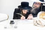 חגיגת הכנסת ספר תורה  להיכל ישיבת עסק התורה  ע"י הרבני הנגיד הרה"ח רבי יואל פליישמאן שליט"א פטרון הישיבה ונדבן הספר  בהשתתפות אדמור"י ורבני העיר שליט"א, מרביצי תורה ותלמידי הישיבה