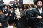 חגיגת הכנסת ספר תורה  להיכל ישיבת עסק התורה  ע"י הרבני הנגיד הרה"ח רבי יואל פליישמאן שליט"א פטרון הישיבה ונדבן הספר  בהשתתפות אדמור"י ורבני העיר שליט"א, מרביצי תורה ותלמידי הישיבה