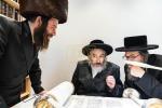 חגיגת הכנסת ספר תורה  להיכל ישיבת עסק התורה  ע"י הרבני הנגיד הרה"ח רבי יואל פליישמאן שליט"א פטרון הישיבה ונדבן הספר  בהשתתפות אדמור"י ורבני העיר שליט"א, מרביצי תורה ותלמידי הישיבה