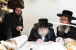 חגיגת הכנסת ספר תורה  להיכל ישיבת עסק התורה  ע"י הרבני הנגיד הרה"ח רבי יואל פליישמאן שליט"א פטרון הישיבה ונדבן הספר  בהשתתפות אדמור"י ורבני העיר שליט"א, מרביצי תורה ותלמידי הישיבה