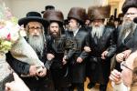 חגיגת הכנסת ספר תורה  להיכל ישיבת עסק התורה  ע"י הרבני הנגיד הרה"ח רבי יואל פליישמאן שליט"א פטרון הישיבה ונדבן הספר  בהשתתפות אדמור"י ורבני העיר שליט"א, מרביצי תורה ותלמידי הישיבה