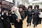 חגיגת הכנסת ספר תורה  להיכל ישיבת עסק התורה  ע"י הרבני הנגיד הרה"ח רבי יואל פליישמאן שליט"א פטרון הישיבה ונדבן הספר  בהשתתפות אדמור"י ורבני העיר שליט"א, מרביצי תורה ותלמידי הישיבה
