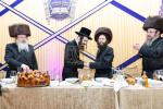 חגיגת הכנסת ספר תורה  להיכל ישיבת עסק התורה  ע"י הרבני הנגיד הרה"ח רבי יואל פליישמאן שליט"א פטרון הישיבה ונדבן הספר  בהשתתפות אדמור"י ורבני העיר שליט"א, מרביצי תורה ותלמידי הישיבה