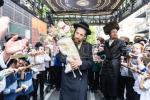 חגיגת הכנסת ספר תורה  להיכל ישיבת עסק התורה  ע"י הרבני הנגיד הרה"ח רבי יואל פליישמאן שליט"א פטרון הישיבה ונדבן הספר  בהשתתפות אדמור"י ורבני העיר שליט"א, מרביצי תורה ותלמידי הישיבה