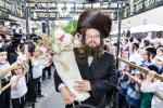 חגיגת הכנסת ספר תורה  להיכל ישיבת עסק התורה  ע"י הרבני הנגיד הרה"ח רבי יואל פליישמאן שליט"א פטרון הישיבה ונדבן הספר  בהשתתפות אדמור"י ורבני העיר שליט"א, מרביצי תורה ותלמידי הישיבה