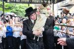 חגיגת הכנסת ספר תורה  להיכל ישיבת עסק התורה  ע"י הרבני הנגיד הרה"ח רבי יואל פליישמאן שליט"א פטרון הישיבה ונדבן הספר  בהשתתפות אדמור"י ורבני העיר שליט"א, מרביצי תורה ותלמידי הישיבה