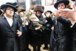 חגיגת הכנסת ספר תורה  להיכל ישיבת עסק התורה  ע"י הרבני הנגיד הרה"ח רבי יואל פליישמאן שליט"א פטרון הישיבה ונדבן הספר  בהשתתפות אדמור"י ורבני העיר שליט"א, מרביצי תורה ותלמידי הישיבה