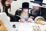 חגיגת הכנסת ספר תורה  להיכל ישיבת עסק התורה  ע"י הרבני הנגיד הרה"ח רבי יואל פליישמאן שליט"א פטרון הישיבה ונדבן הספר  בהשתתפות אדמור"י ורבני העיר שליט"א, מרביצי תורה ותלמידי הישיבה